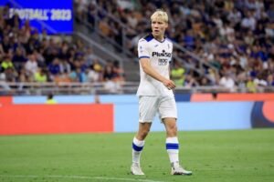 Manchester United have rejected £30m bid  for nine goal forward, Erisen agrees