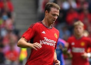 Erik ten Hag explains Manchester United's decision to sign Jonny Evans